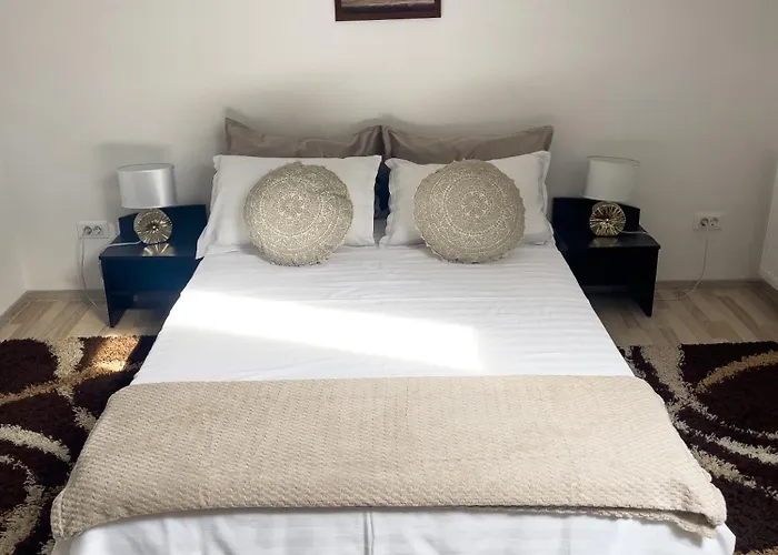 Enjoy - Skylight 公寓